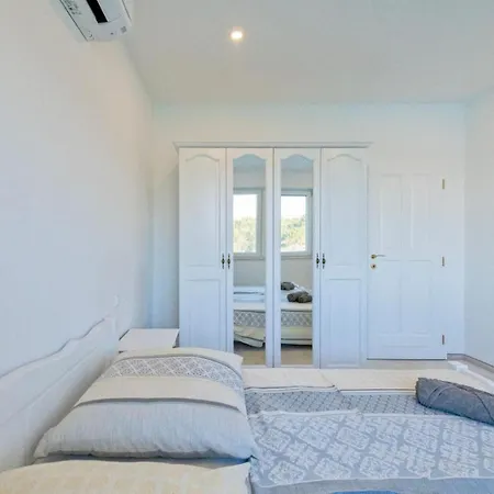 Villa Blue Rock