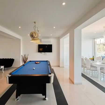 Villa Blue Rock *
