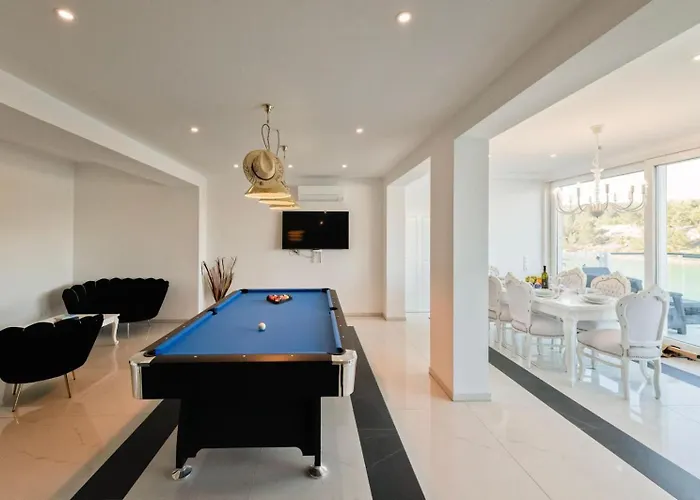 Villa Blue Rock *